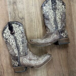 Corral kids embroidered square toe western boots size 2